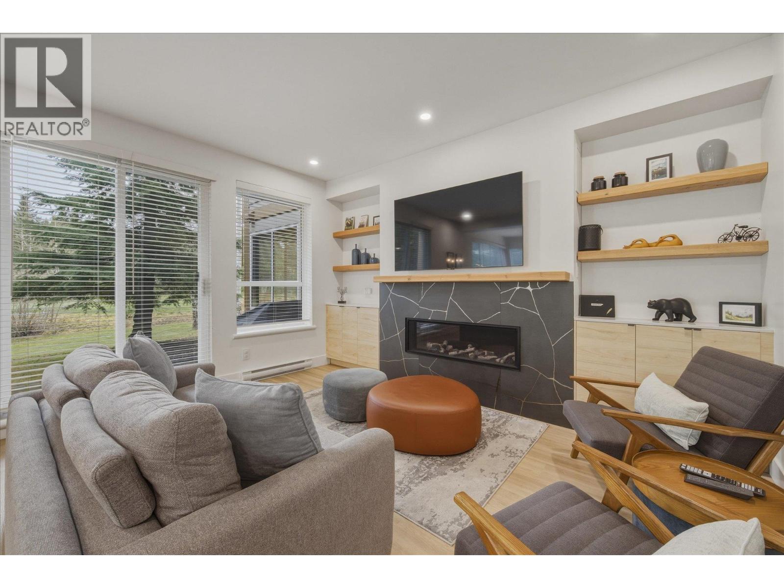 16 4628 Blackcomb Way, Whistler, British Columbia  V0N 1B4 - Photo 2 - R3112007