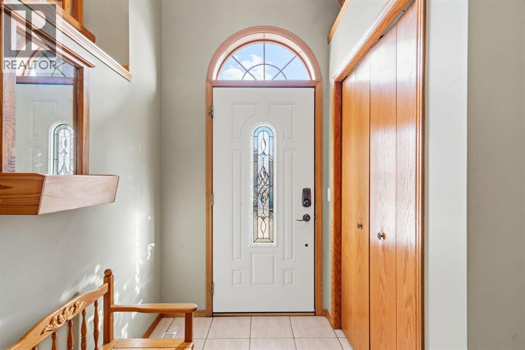 48 Headlands Close, Cochrane, Alberta  T4C 1M3 - Photo 6 - A2301386