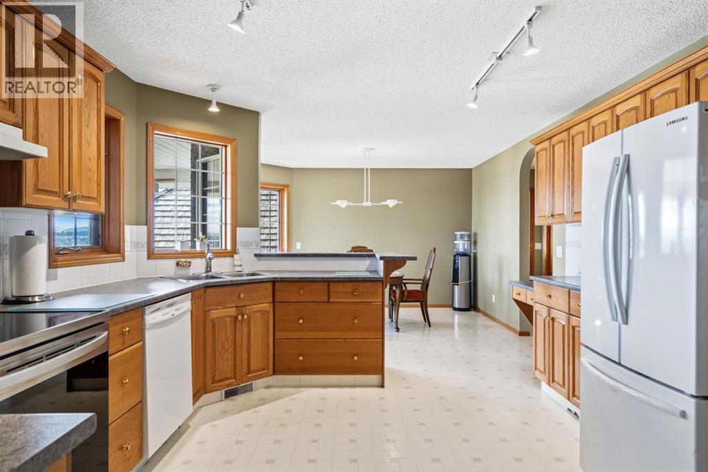 48 Headlands Close, Cochrane, Alberta  T4C 1M3 - Photo 14 - A2301386