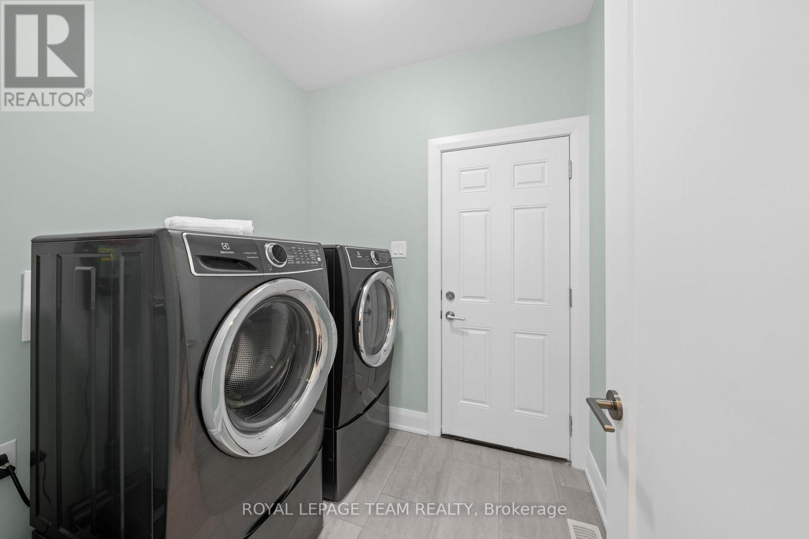 111 Dun Skipper Drive, Ottawa, Ontario  K1X 0G1 - Photo 25 - X12837782