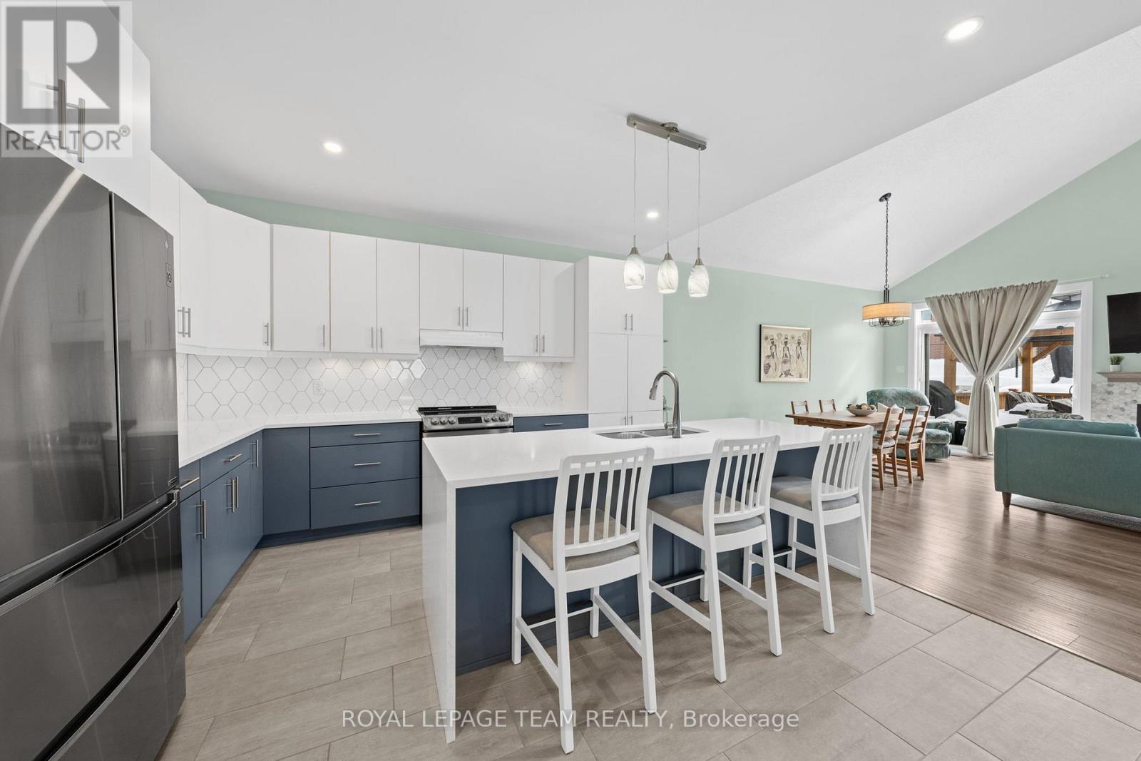 111 Dun Skipper Drive, Ottawa, Ontario  K1X 0G1 - Photo 6 - X12837782