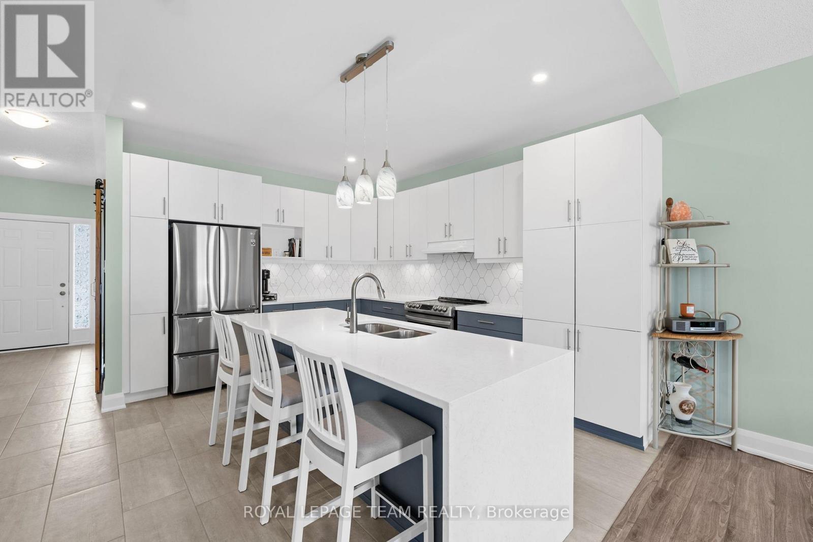 111 Dun Skipper Drive, Ottawa, Ontario  K1X 0G1 - Photo 8 - X12837782