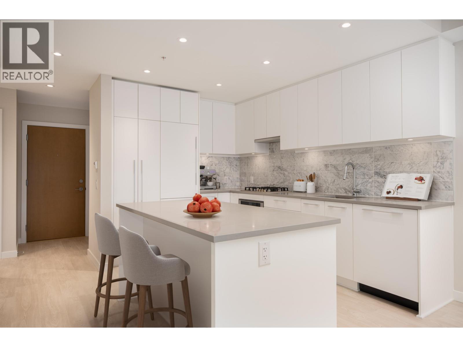 414 110 E 17th Street, North Vancouver, British Columbia  V5V 1A1 - Photo 6 - R3112754