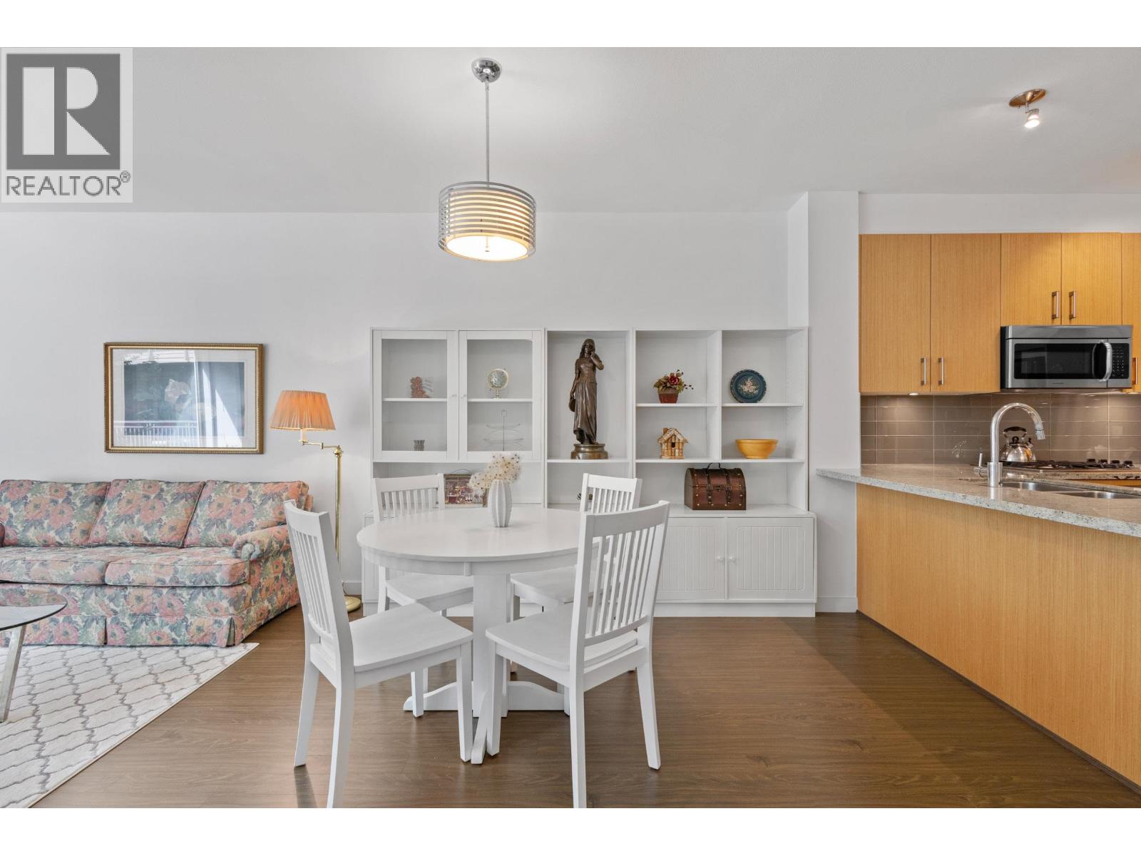 227 119 W 22nd Street, North Vancouver, British Columbia  V7M 0B4 - Photo 2 - R3112757