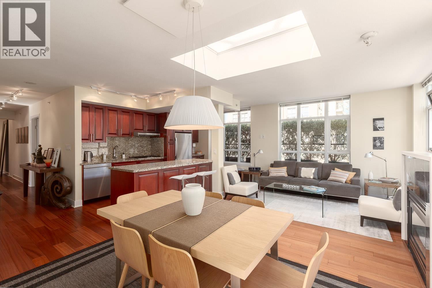 Ph803 988 Richards Street, Vancouver, British Columbia  V6B 8R2 - Photo 3 - R3112760