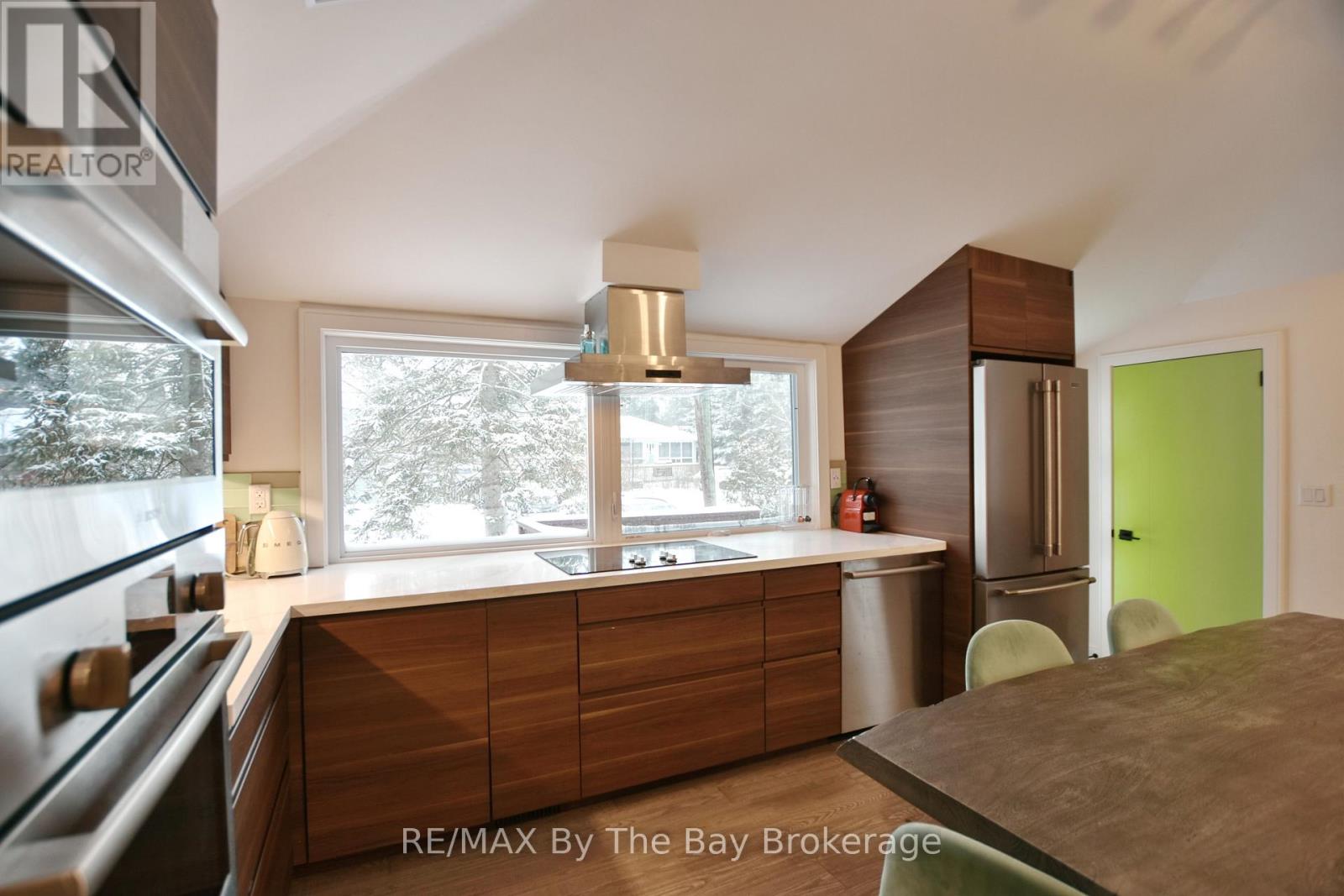 15 61st Street S, Wasaga Beach, Ontario  L9Z 1W1 - Photo 10 - S13013474