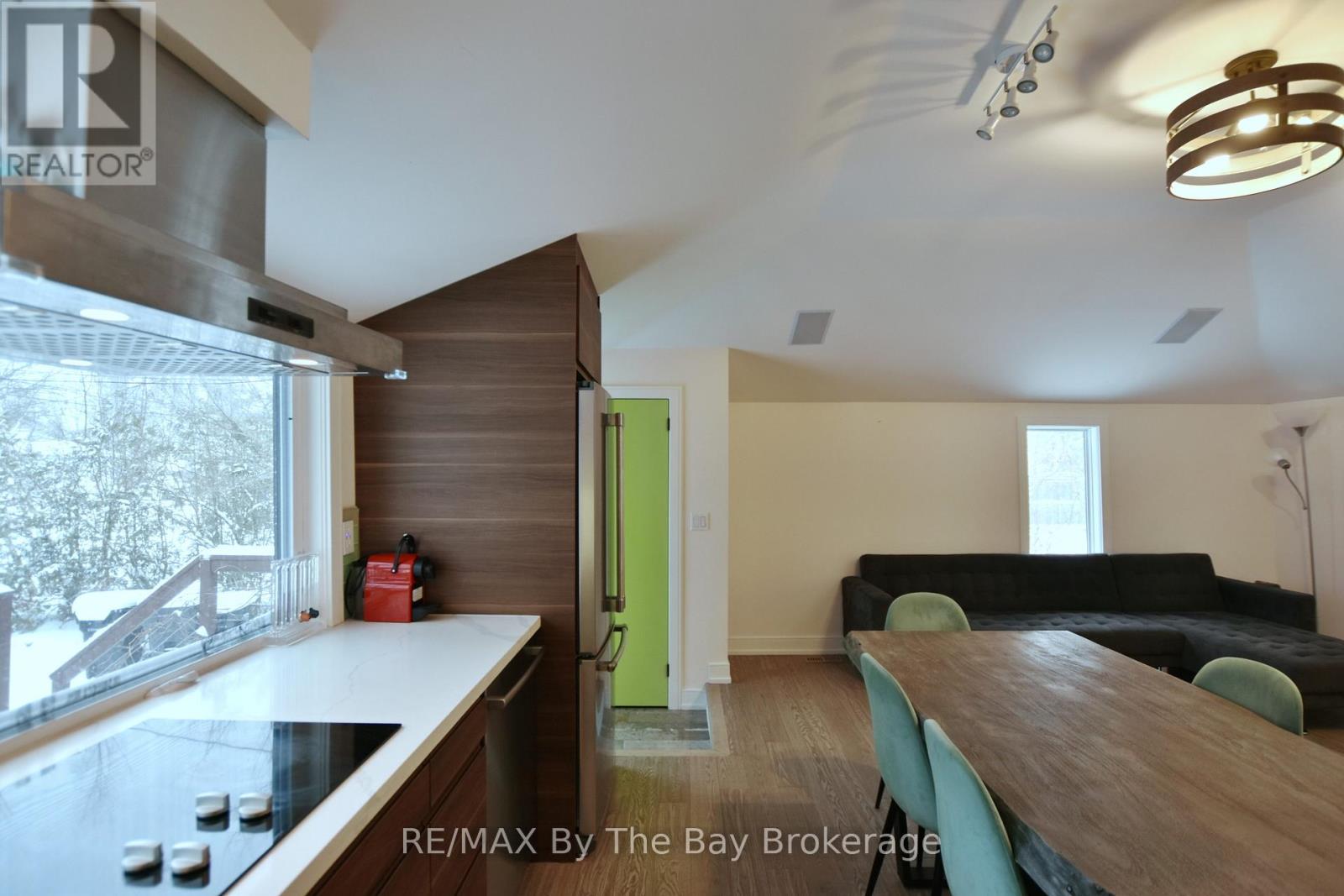 15 61st Street S, Wasaga Beach, Ontario  L9Z 1W1 - Photo 8 - S13013474