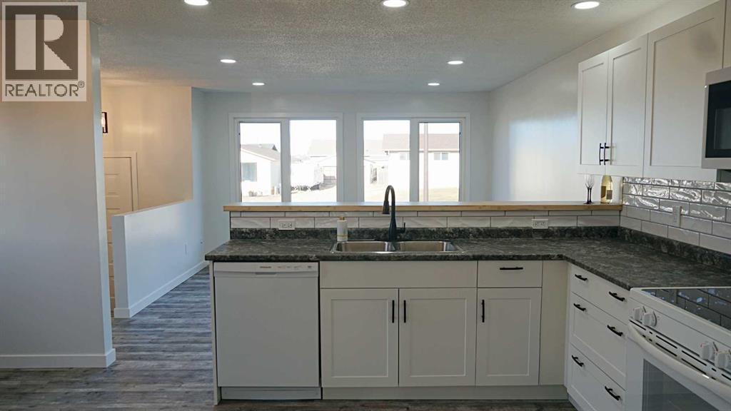 4907 53 Avenue, Kitscoty, Alberta  T0B 2P0 - Photo 10 - A2269030