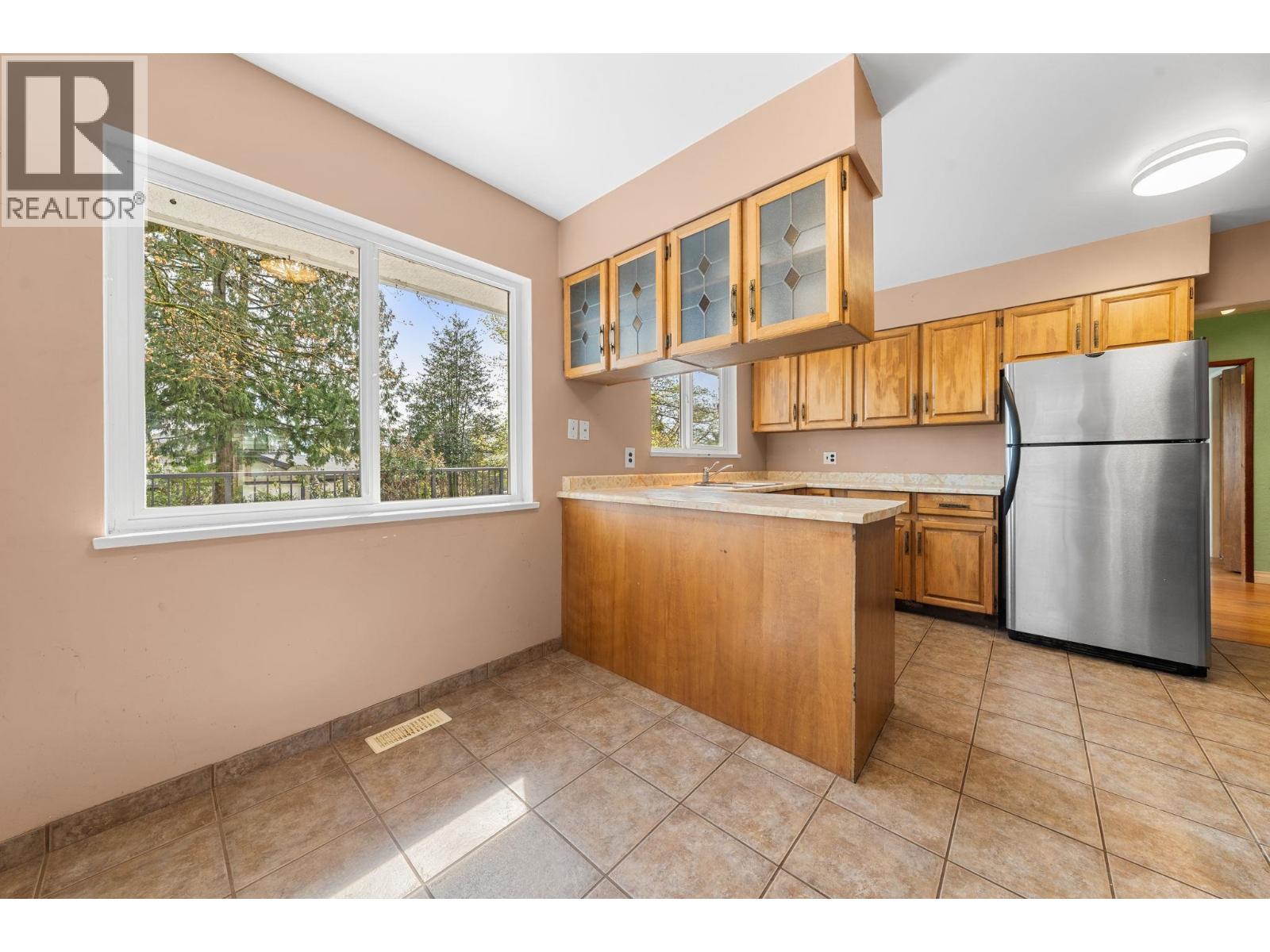 753 E 9th Street, North Vancouver, British Columbia  V7L 2C1 - Photo 15 - R3112746