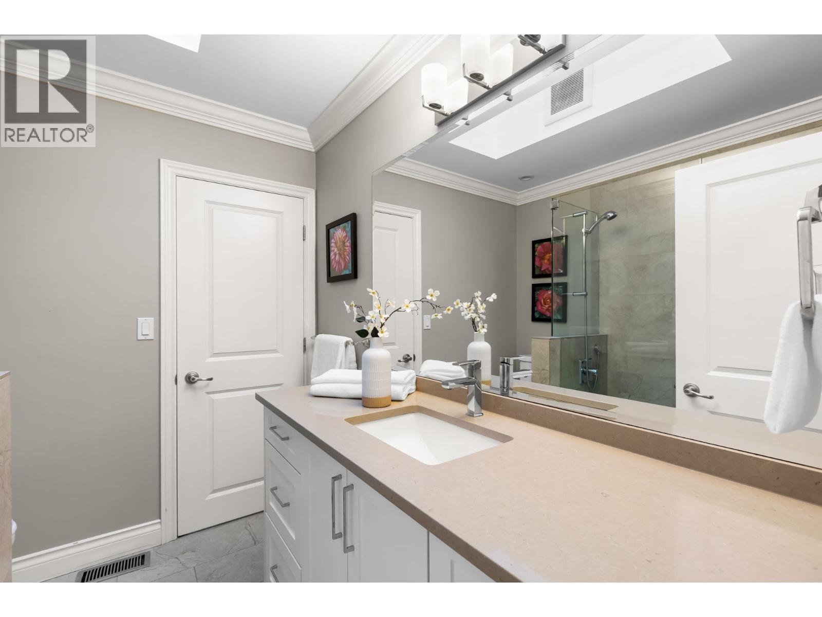 2983 Surf Crescent, Coquitlam, British Columbia  V3C 3S7 - Photo 21 - R3112778