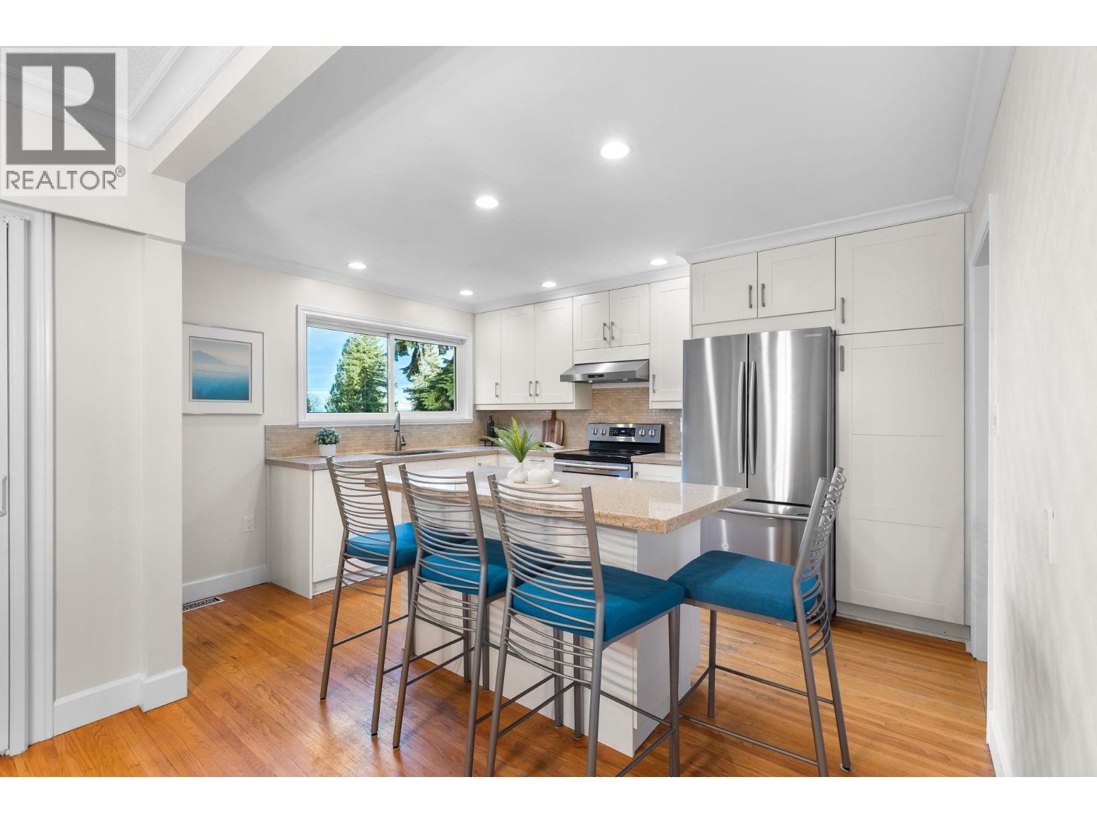 2983 Surf Crescent, Coquitlam, British Columbia  V3C 3S7 - Photo 9 - R3112778