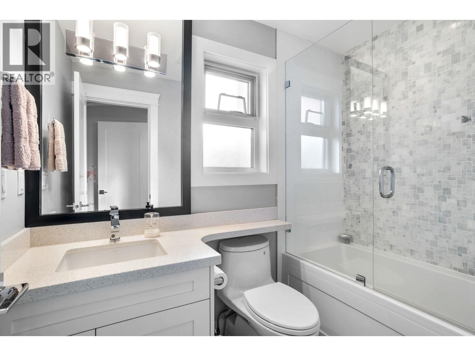 8656 Gilley Avenue, Burnaby, British Columbia V5J 4Y5 - Photo 31 - R3106453