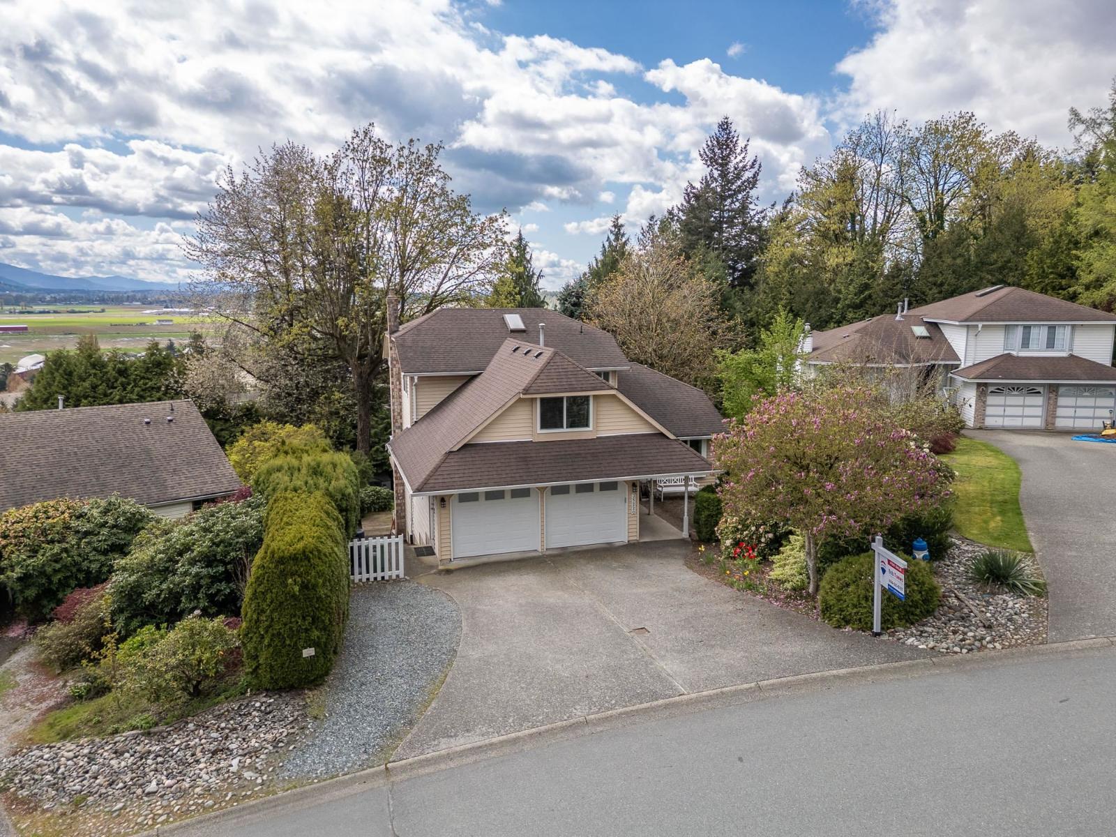 35220 Mccorkell Drive, Abbotsford, British Columbia  V3G 2C4 - Photo 2 - R3110243