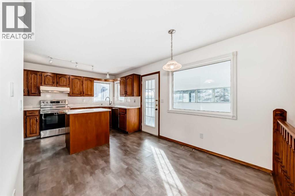 266 Edgepark Way NW, Calgary, Alberta  T3A 4S7 - Photo 13 - A2276555