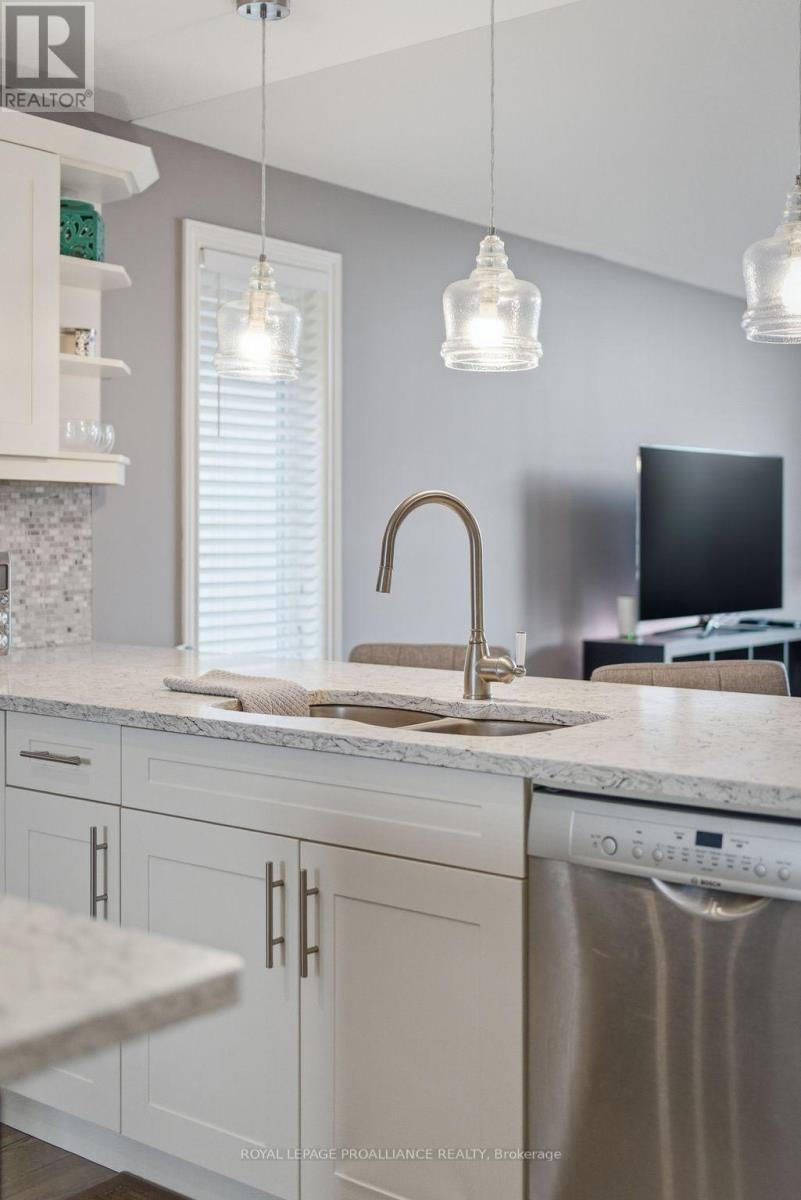 20 Butternut Court, Belleville (Belleville Ward), Ontario  K8P 0C5 - Photo 11 - X13013510