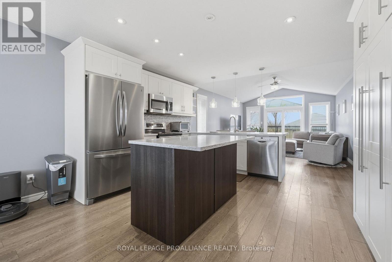 20 Butternut Court, Belleville (Belleville Ward), Ontario  K8P 0C5 - Photo 15 - X13013510