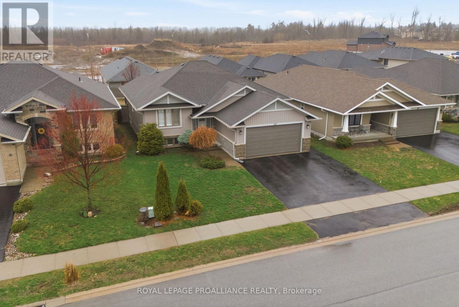 20 Butternut Court, Belleville (Belleville Ward), Ontario  K8P 0C5 - Photo 4 - X13013510