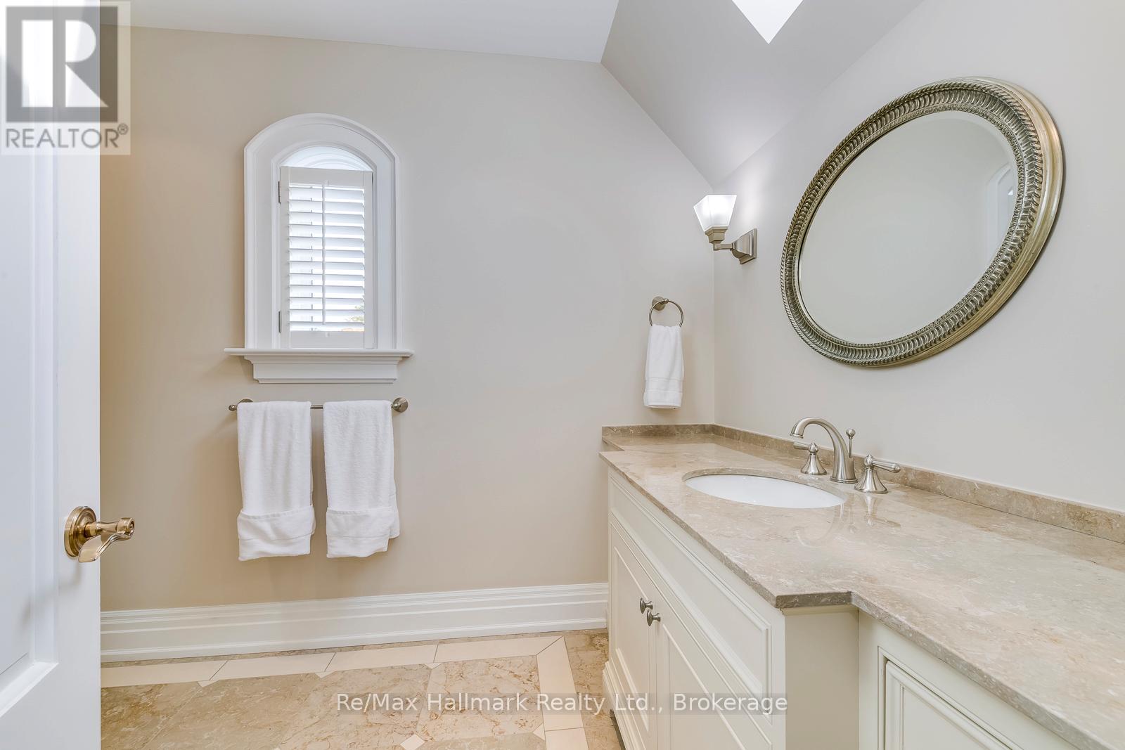 138 Dianne Avenue, Oakville, Ontario  L6J 4G9 - Photo 30 - W12699064