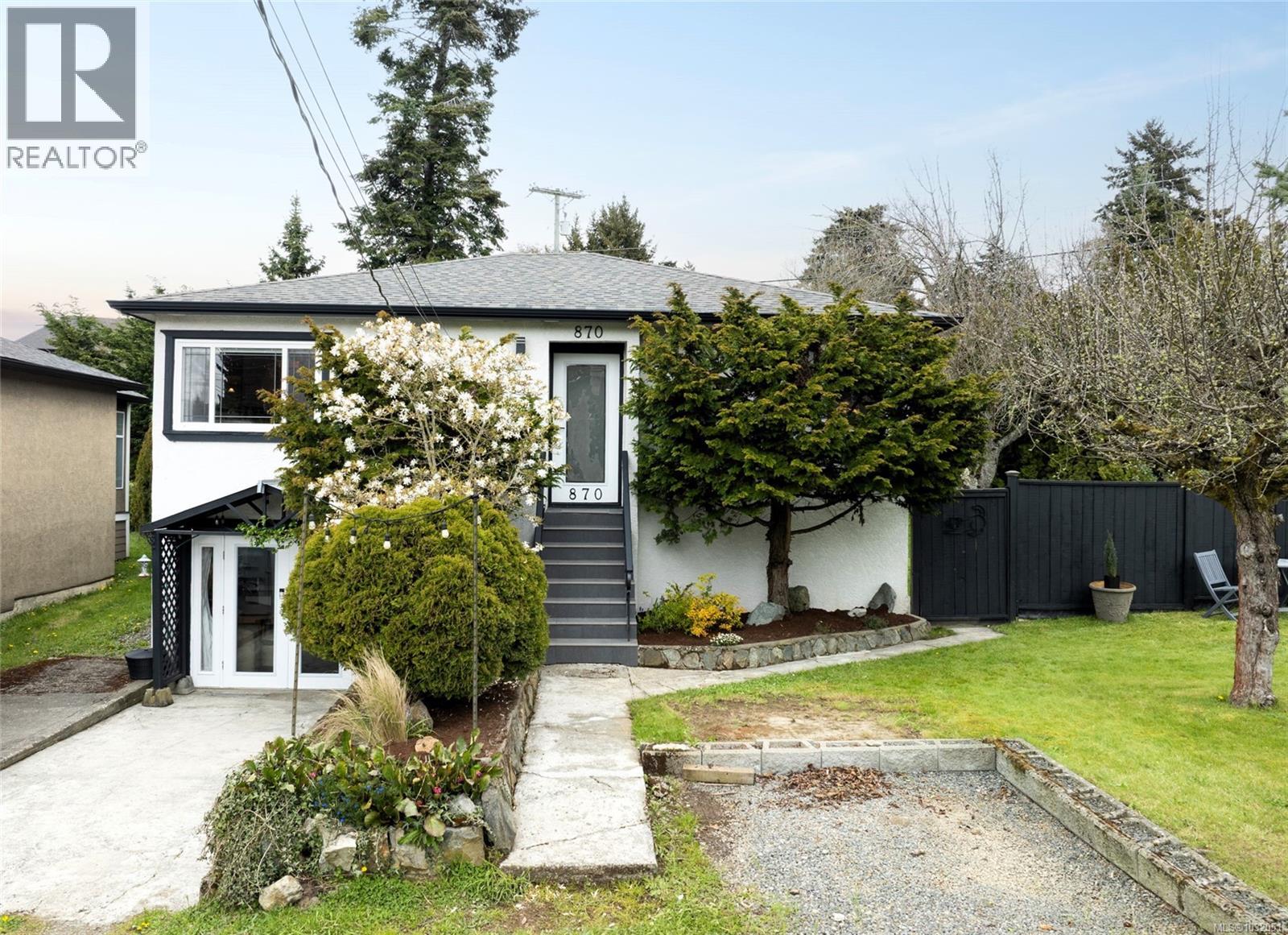 870 Pendene Pl, Saanich, British Columbia  V8X 3A1 - Photo 1 - 1032051