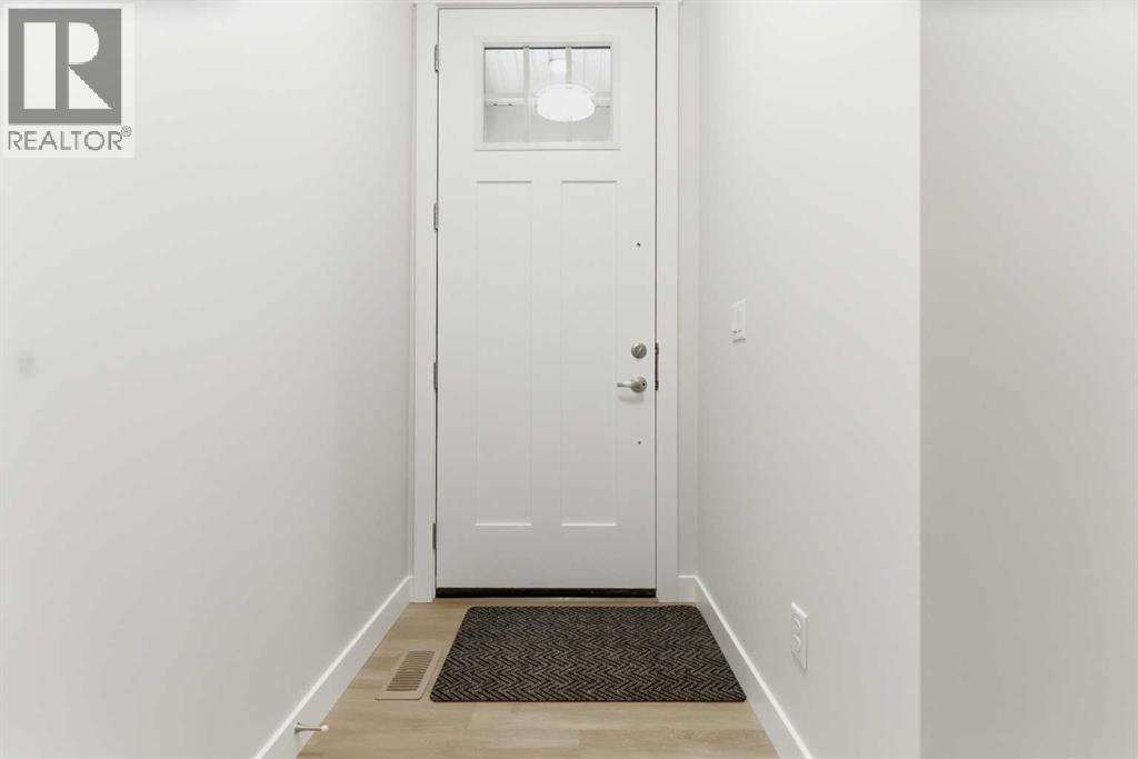 358 Corner Glen Way Ne, Calgary, Alberta  T3N 2P1 - Photo 4 - A2299832