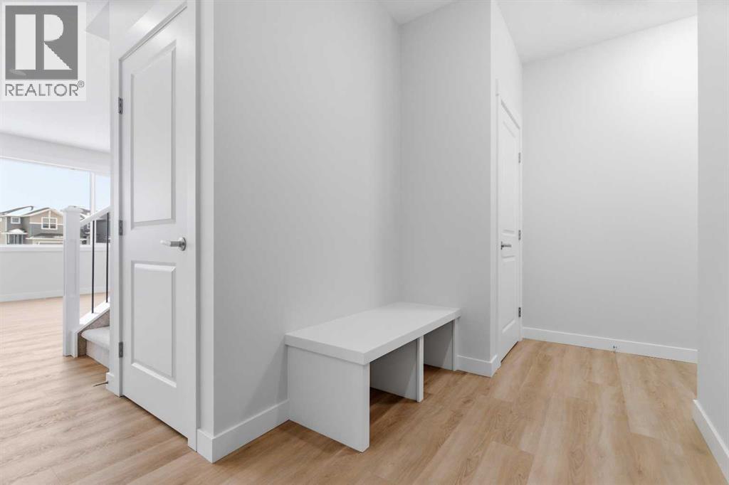 358 Corner Glen Way Ne, Calgary, Alberta  T3N 2P1 - Photo 5 - A2299832