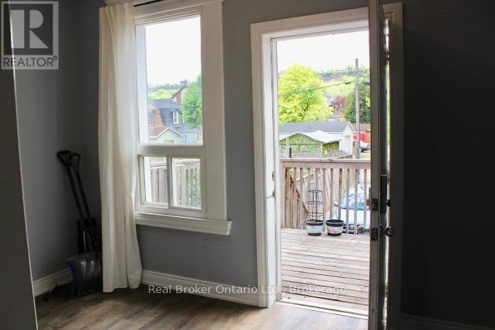 2 - 590 Main Street E, Hamilton, Ontario  L8M 1J6 - Photo 17 - X12950392