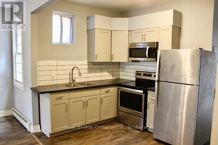 2 - 590 Main Street E, Hamilton, Ontario  L8M 1J6 - Photo 4 - X12950392