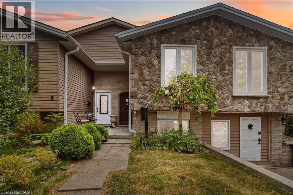 6 EQUESTRIAN Court, brantford, Ontario