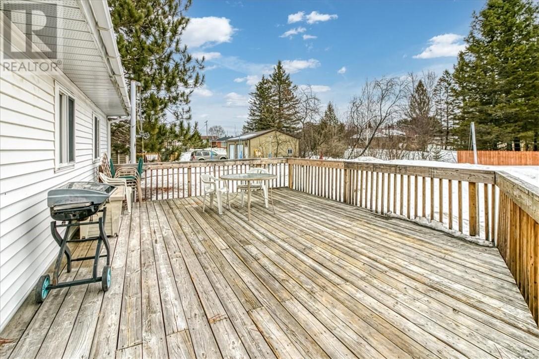 29 Arlington Drive E, Dowling, Ontario  P0M 1R0 - Photo 3 - 2127189