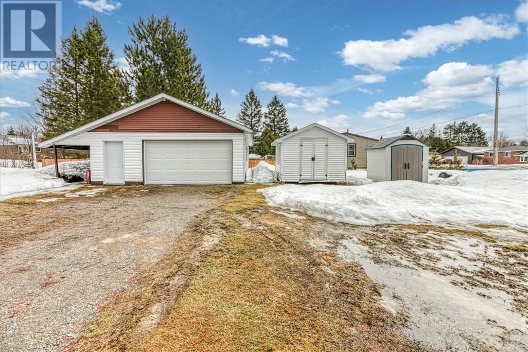 29 Arlington Drive E, Dowling, Ontario  P0M 1R0 - Photo 7 - 2127189