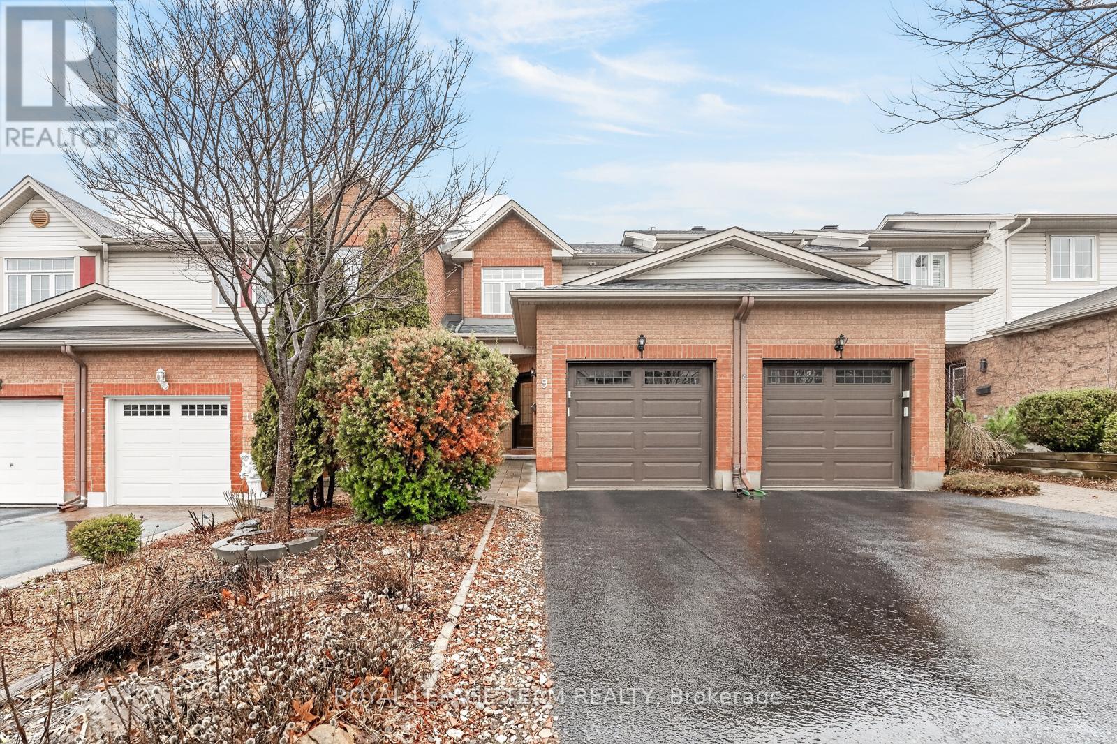 9 BOREALIS CRESCENT, Ottawa, Ontario