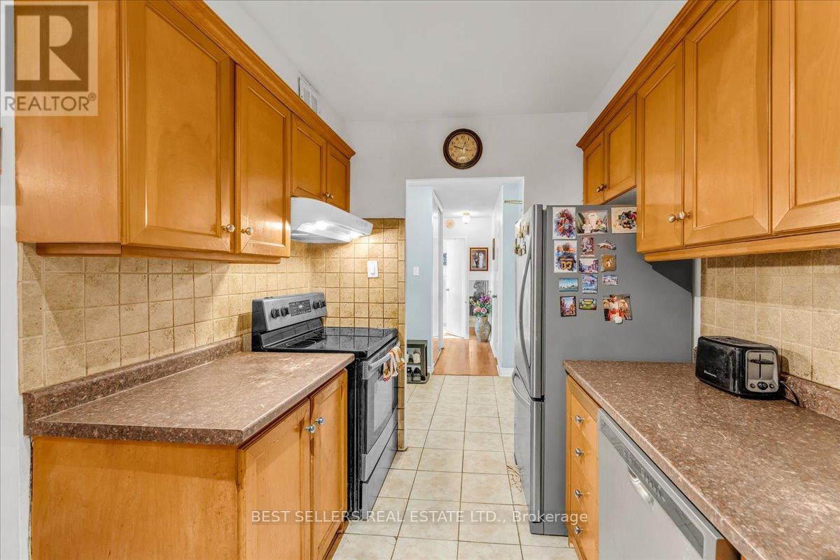 208 - 627 The West Mall, Toronto, Ontario  M9C 4X5 - Photo 14 - W12836406