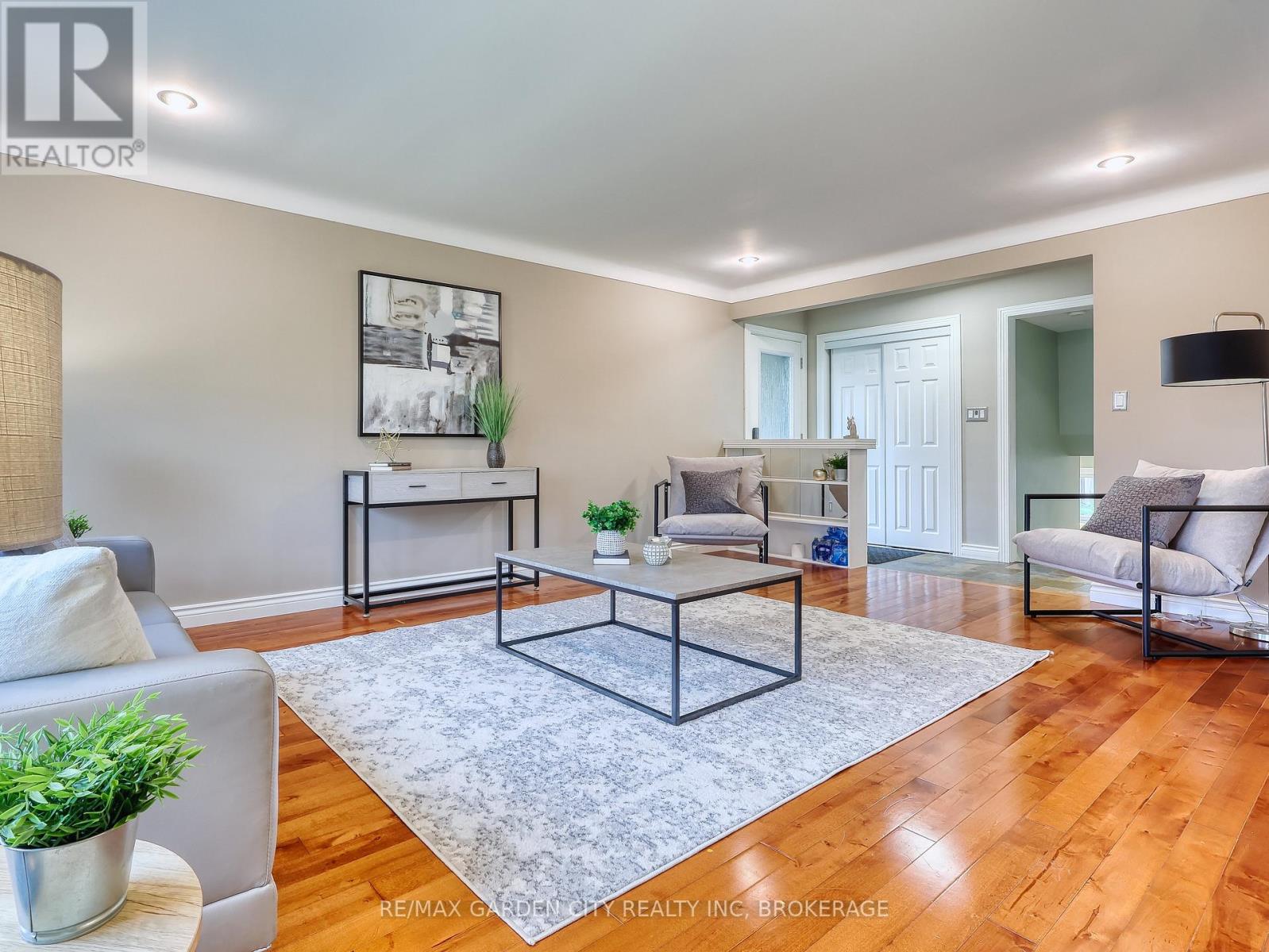 15 Black Friars Road, St. Catharines, Ontario  L2N 2M8 - Photo 12 - X13013400