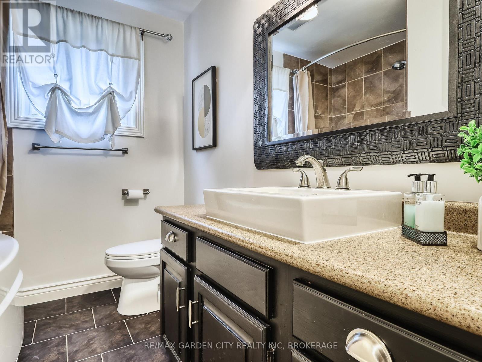 15 Black Friars Road, St. Catharines, Ontario  L2N 2M8 - Photo 24 - X13013400