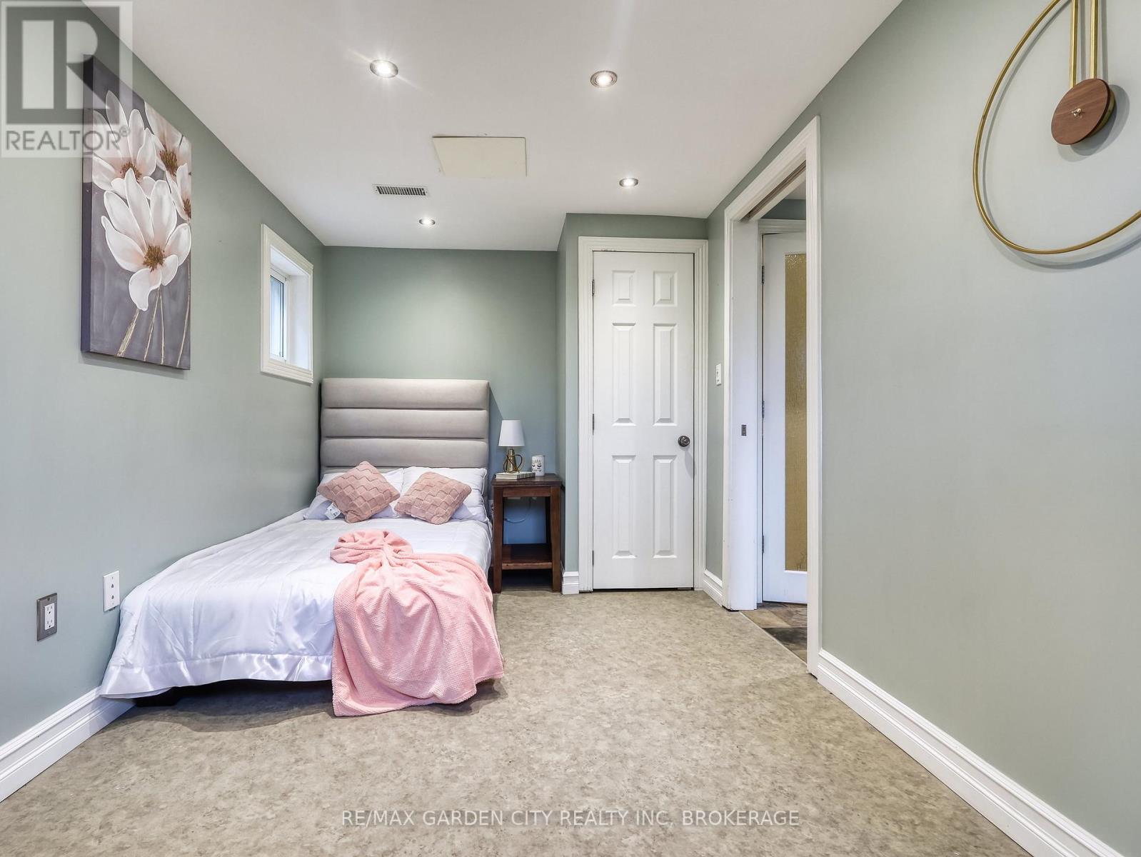 15 Black Friars Road, St. Catharines, Ontario  L2N 2M8 - Photo 32 - X13013400