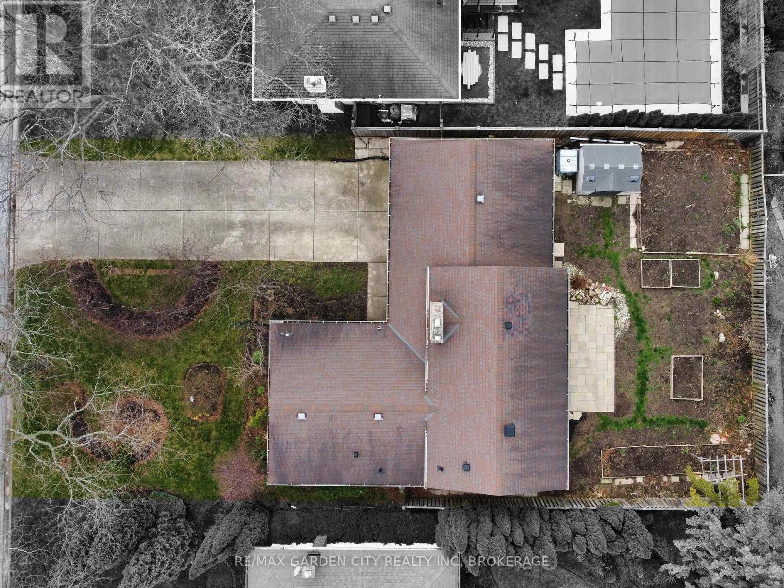 15 Black Friars Road, St. Catharines, Ontario  L2N 2M8 - Photo 40 - X13013400