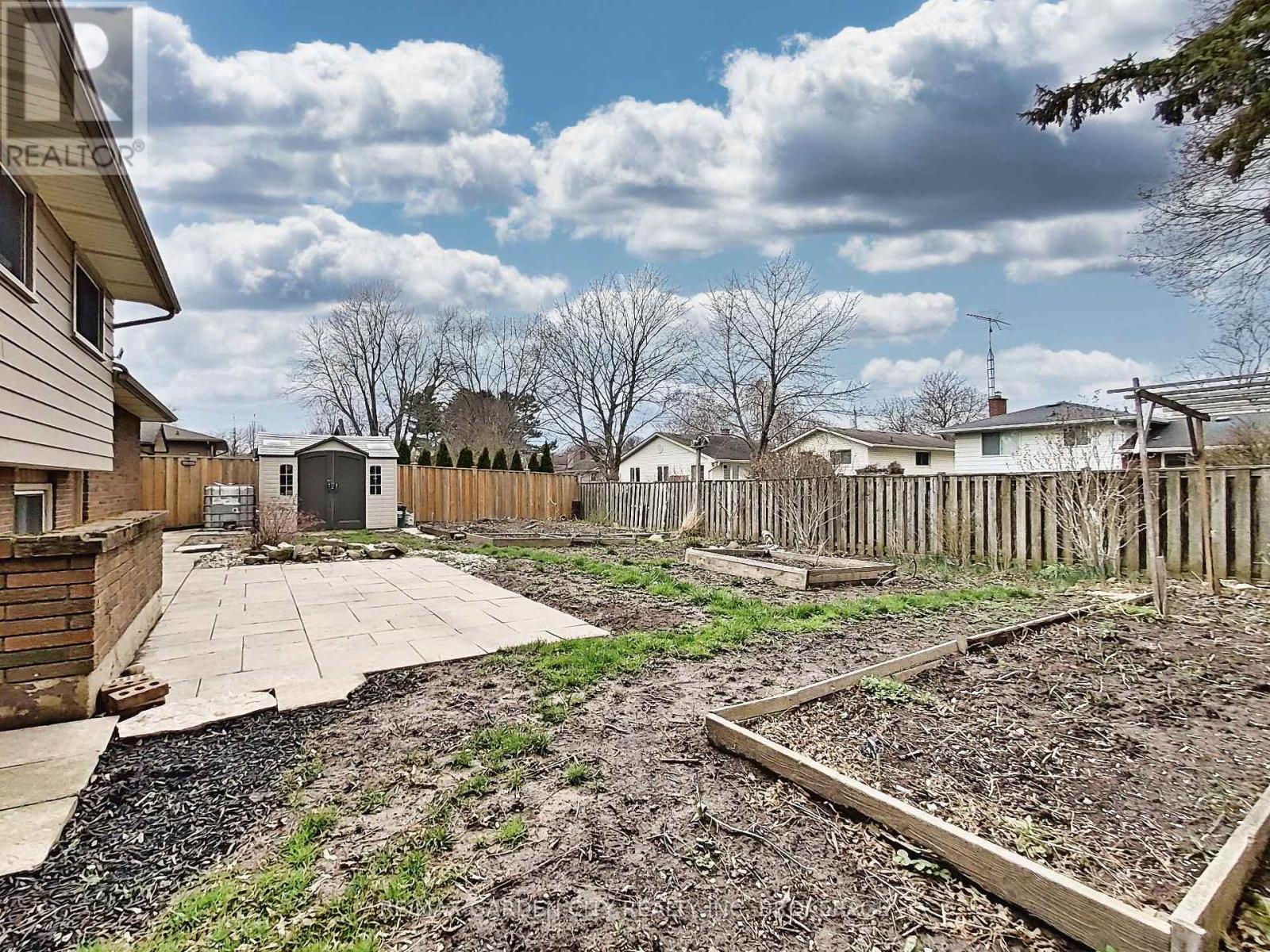 15 Black Friars Road, St. Catharines, Ontario  L2N 2M8 - Photo 7 - X13013400