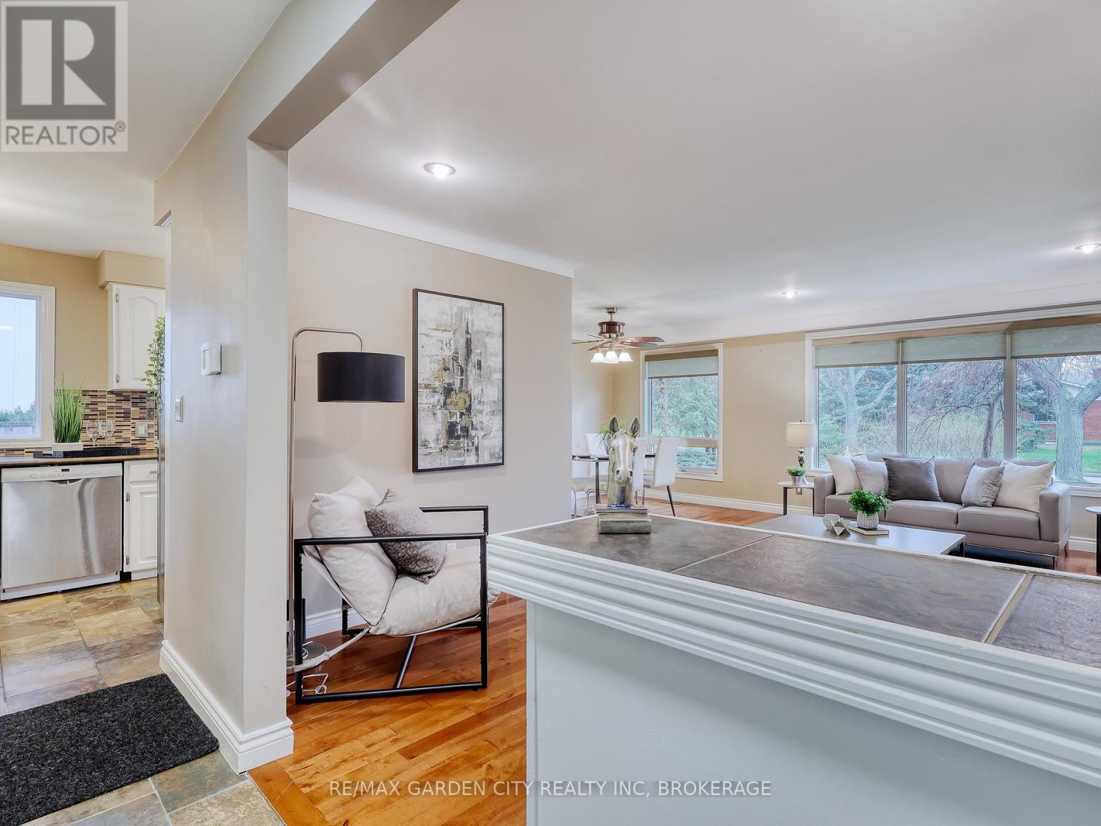 15 Black Friars Road, St. Catharines, Ontario  L2N 2M8 - Photo 8 - X13013400