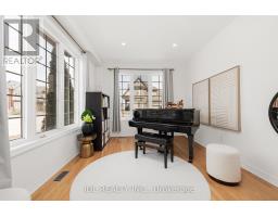 3 MANSARD DRIVE, Richmond Hill, Ontario