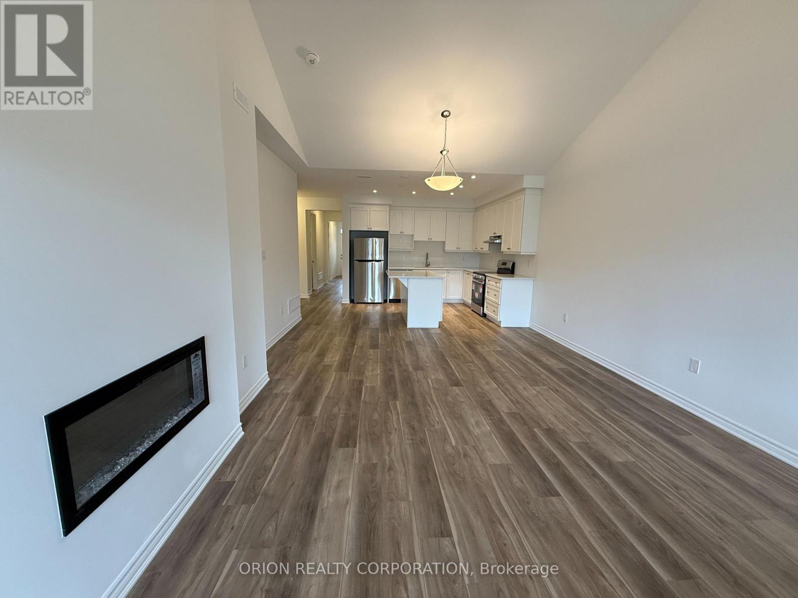 706 Sargeant Place, Innisfil, Ontario  L9S 0S9 - Photo 3 - N13013414