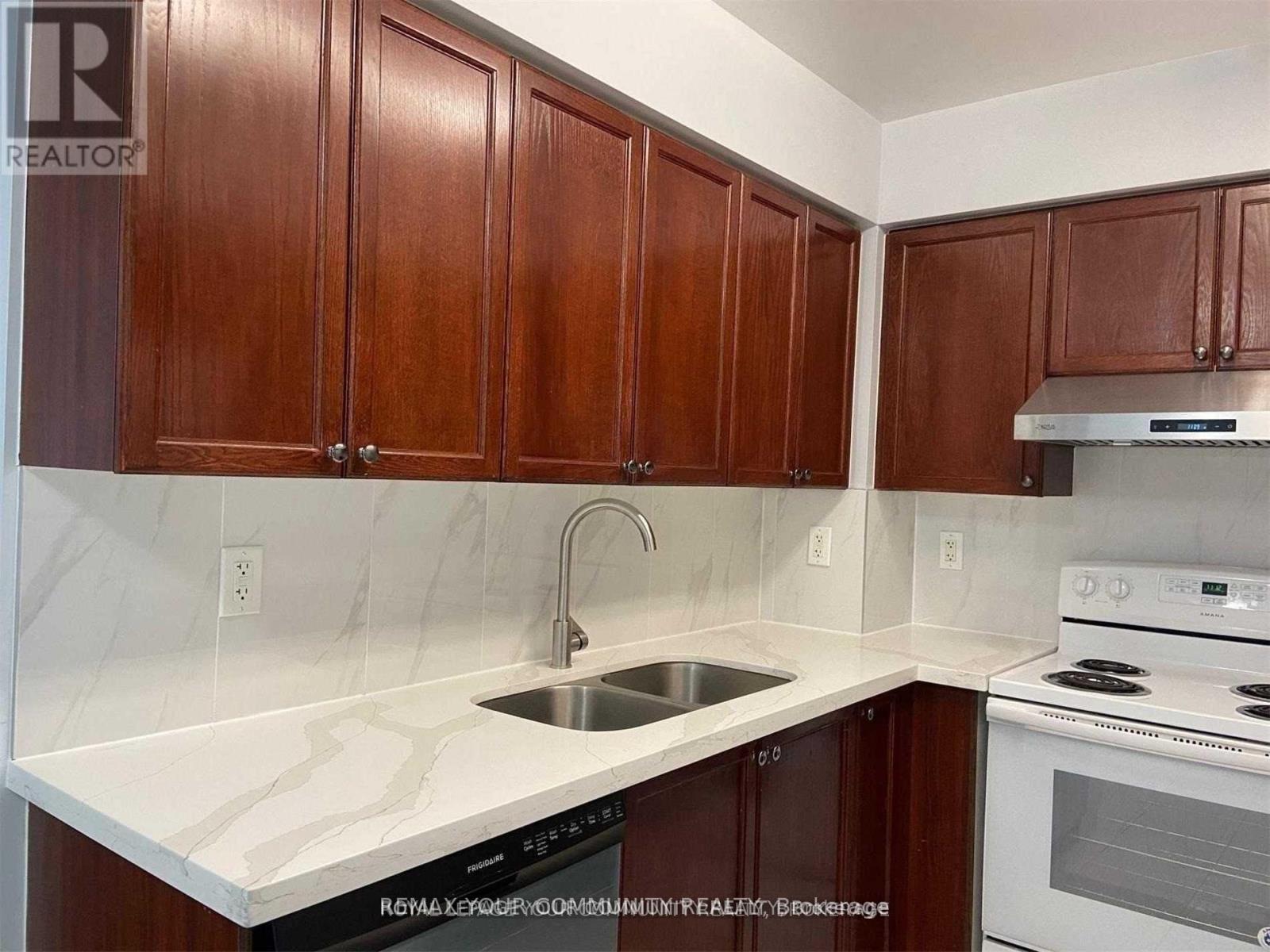 1210 - 23 Oneida Crescent, Richmond Hill, Ontario  L4B 2A0 - Photo 8 - N13013460