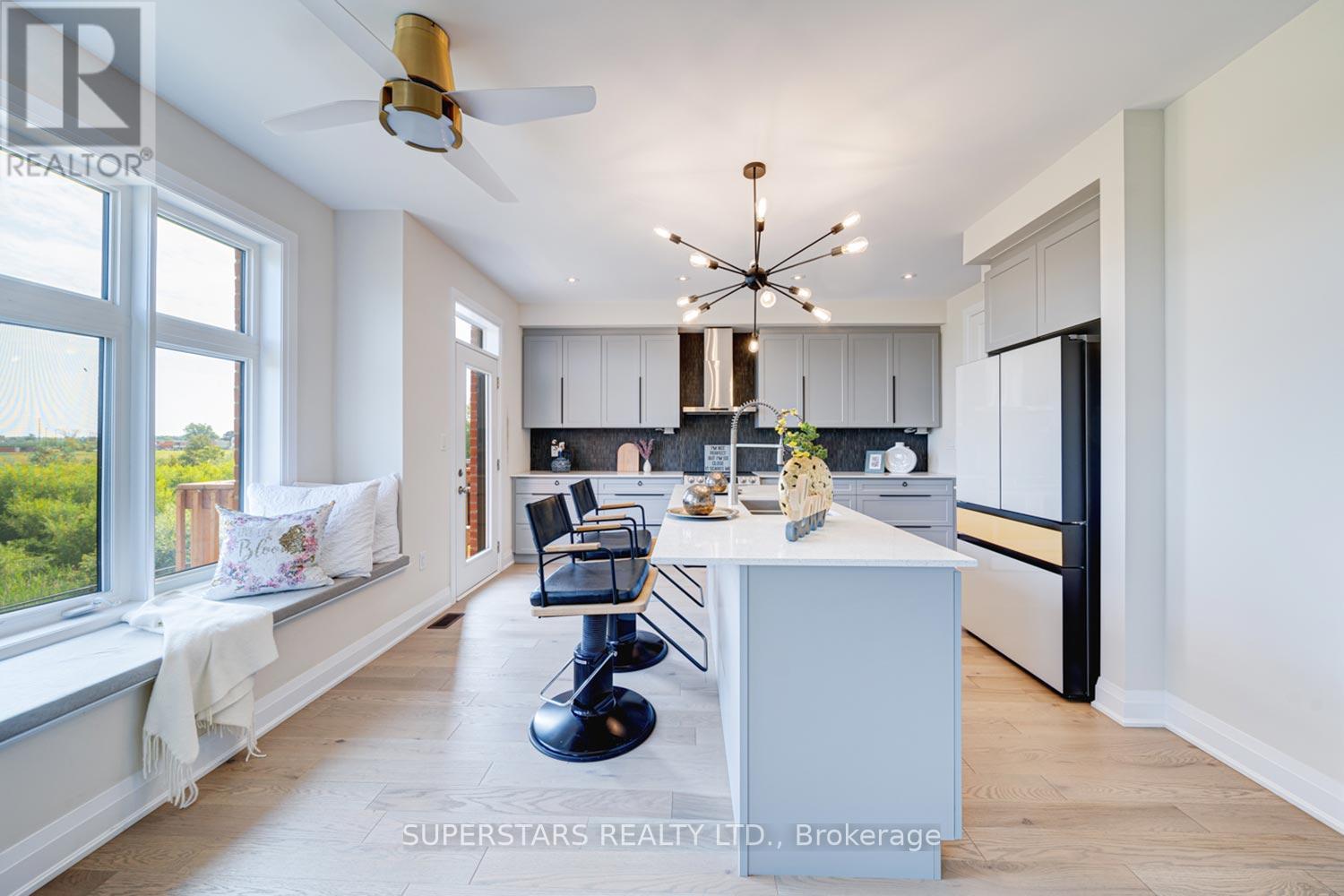 33 John Dallimore Drive, Georgina, Ontario  L4P 0S6 - Photo 10 - N13013470