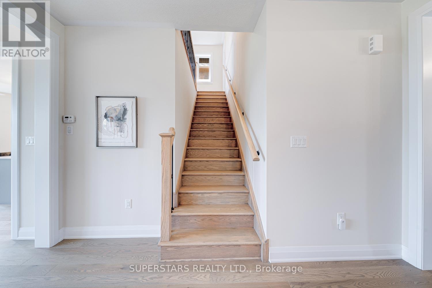 33 John Dallimore Drive, Georgina, Ontario  L4P 0S6 - Photo 8 - N13013470