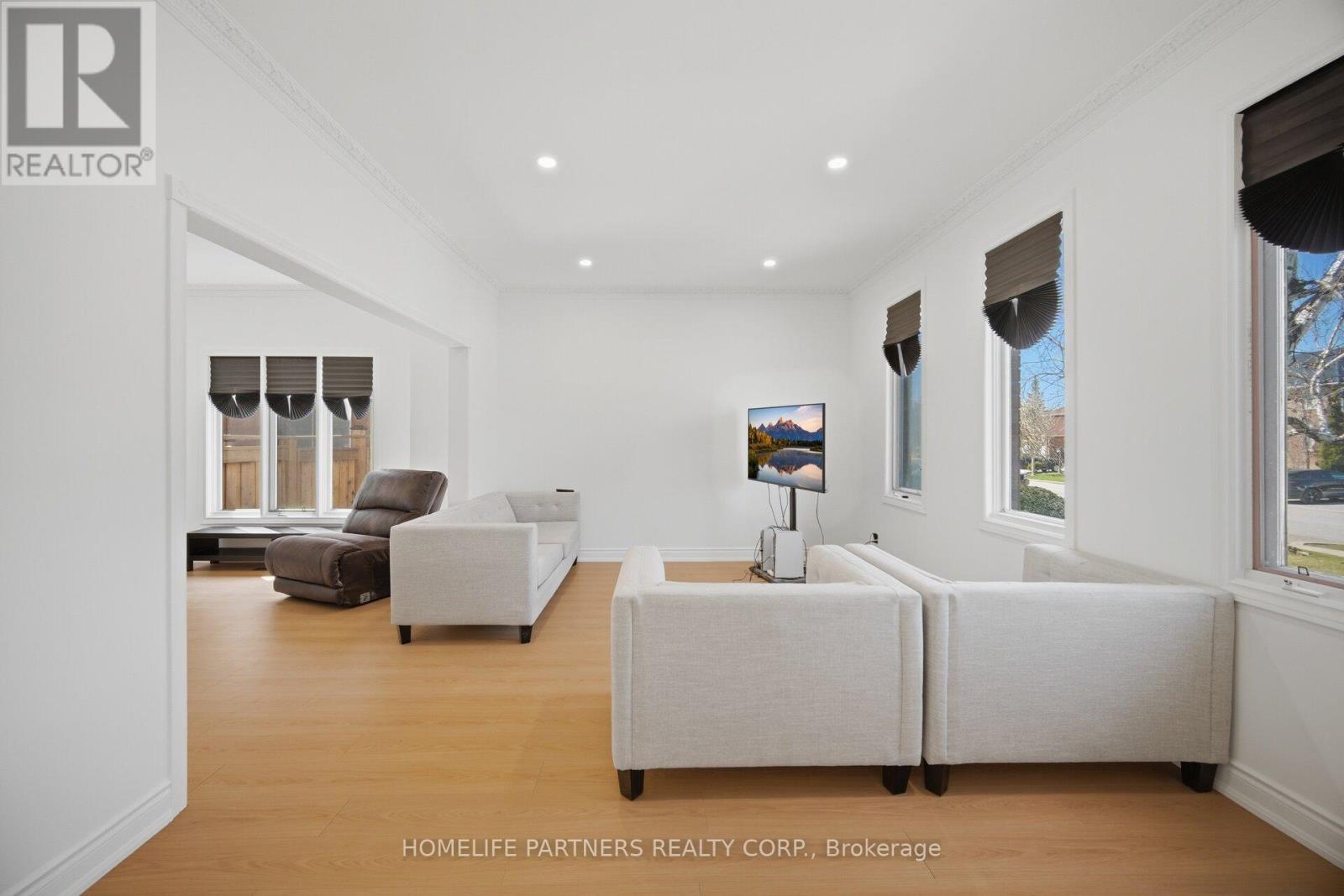 27 Marconi Avenue, Vaughan, Ontario  L4L 7A6 - Photo 7 - N13013490