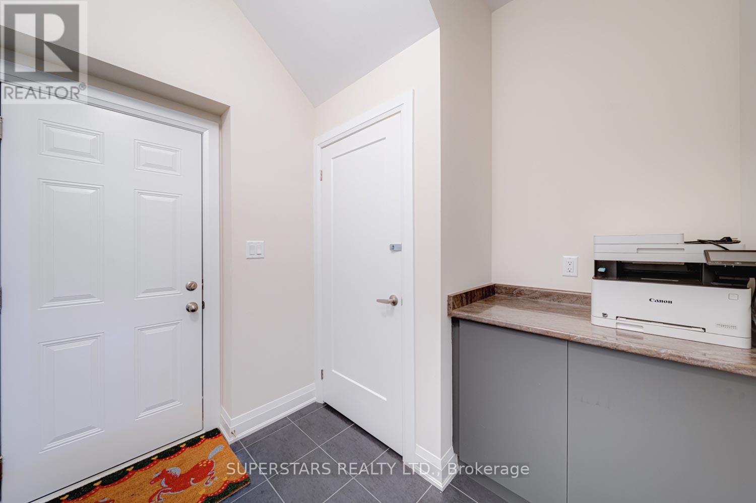 33 John Dallimore Drive, Georgina, Ontario  L4K 4M3 - Photo 16 - N13013508