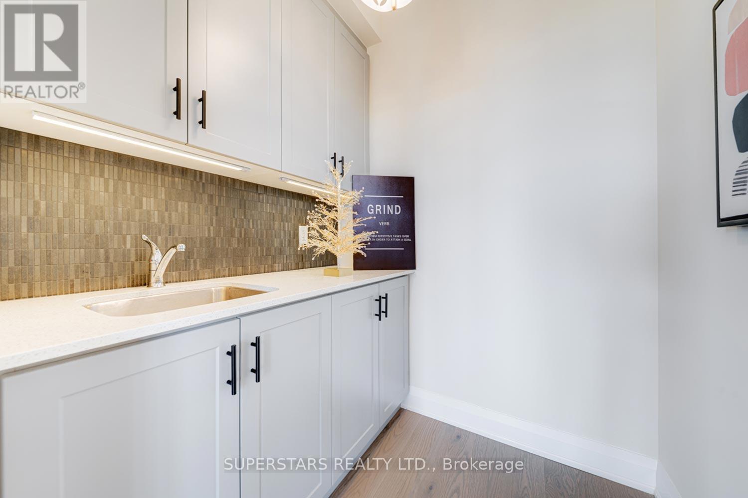 33 John Dallimore Drive, Georgina, Ontario  L4K 4M3 - Photo 17 - N13013508