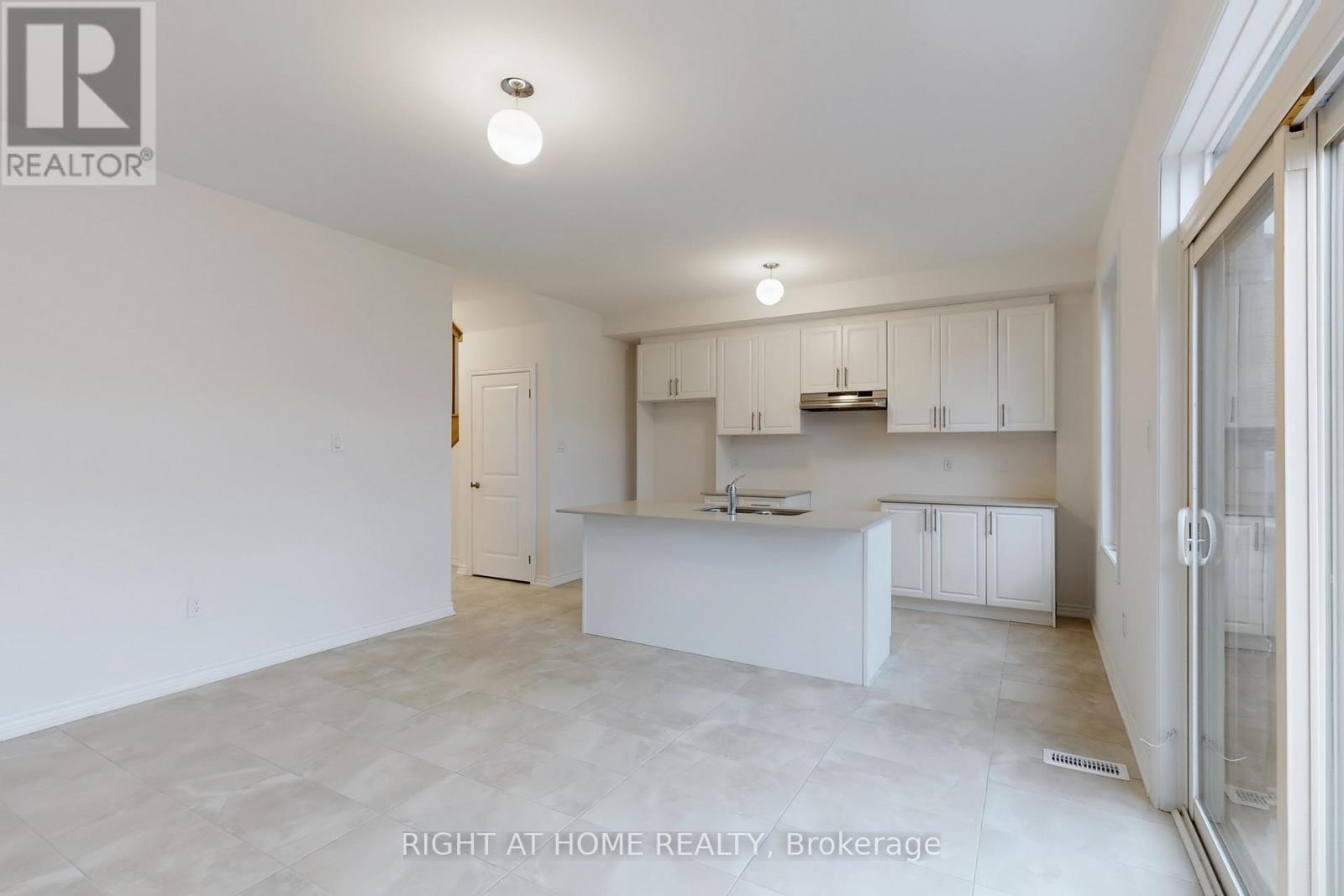 40 Ainslie Hill Crescent, Georgina, Ontario  L0E 1R0 - Photo 10 - N13013534