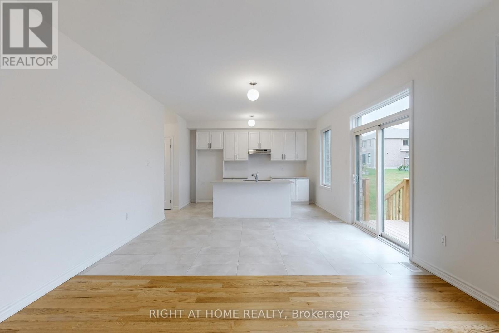 40 Ainslie Hill Crescent, Georgina, Ontario  L0E 1R0 - Photo 7 - N13013534