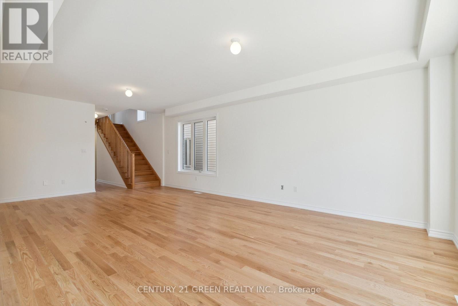 41 Durham Avenue, Barrie, Ontario  L9J 0W7 - Photo 11 - S13013402