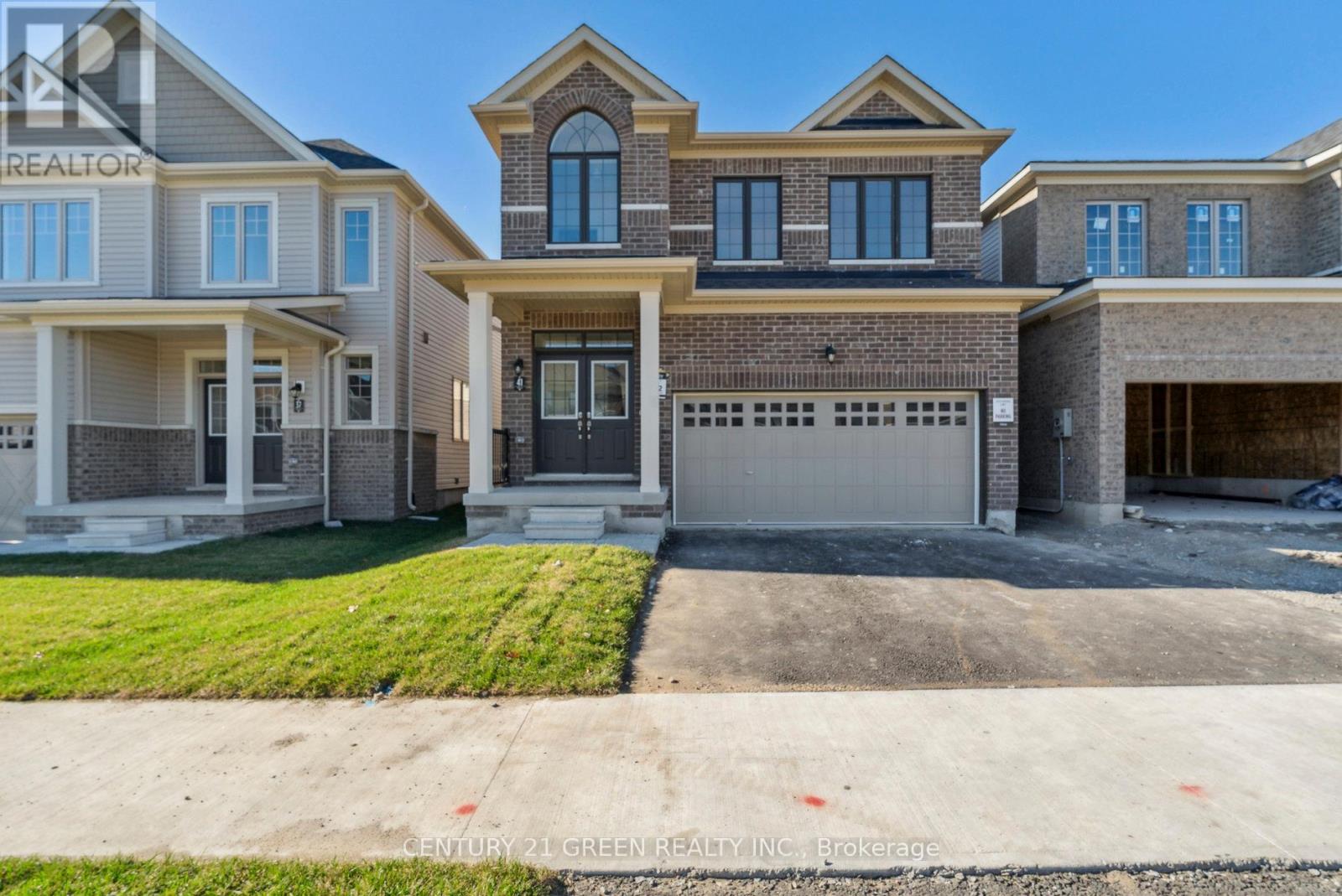 41 Durham Avenue, Barrie, Ontario  L9J 0W7 - Photo 2 - S13013402